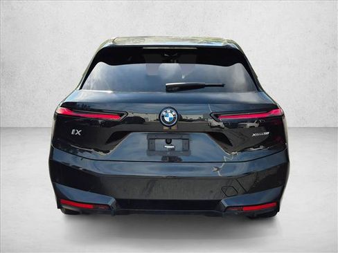 Used 2023 BMW iX xDrive50 w/ Premium Package AWD/4WD image 6