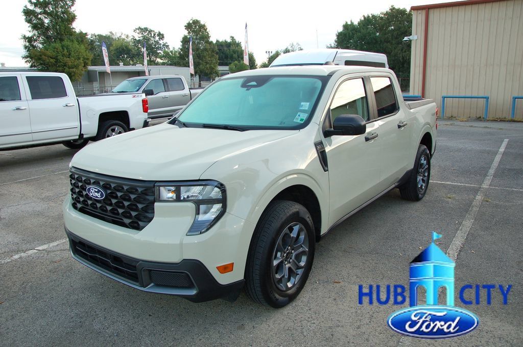Used 2025 Ford Maverick XLT FWD image 1