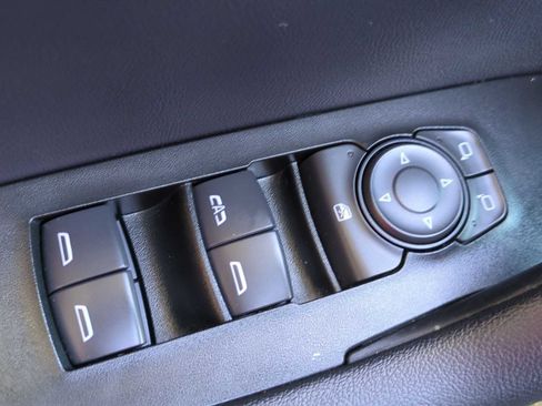 Used 2025 Chevrolet Blazer LT FWD image 11