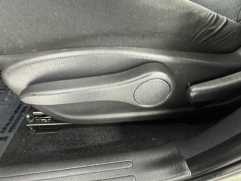 Used 2011 Nissan Juke SV FWD image 11