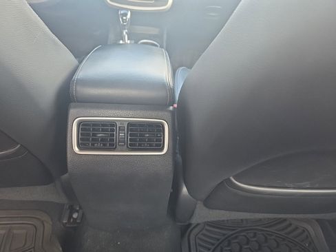 Used 2016 Nissan Altima 3.5 SL w/ 3.5 Technology Package image 13