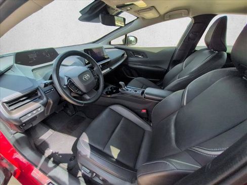 Used 2024 Toyota Prius XLE FWD image 9