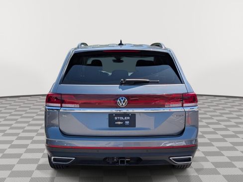 Used 2025 Volkswagen Atlas SE AWD/4WD image 4