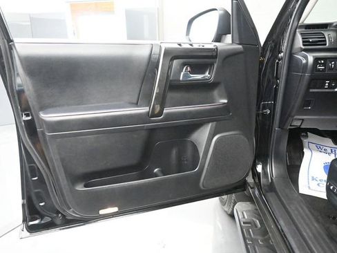 Used 2024 Toyota 4Runner TRD Off-Road Premium image 10