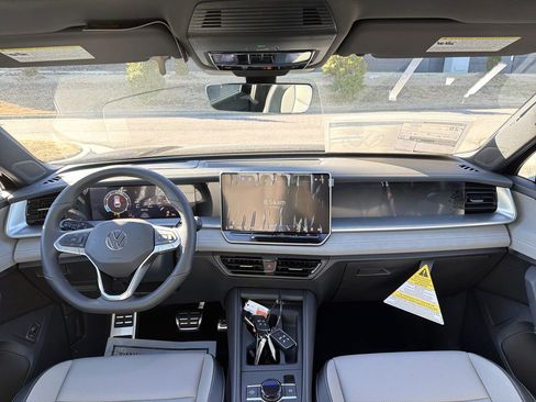 New 2026 Volkswagen Tiguan SE R-Line image 22