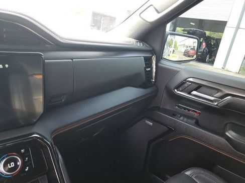 Used 2024 GMC Sierra 1500 AT4 w/ Technology Package AWD/4WD image 26