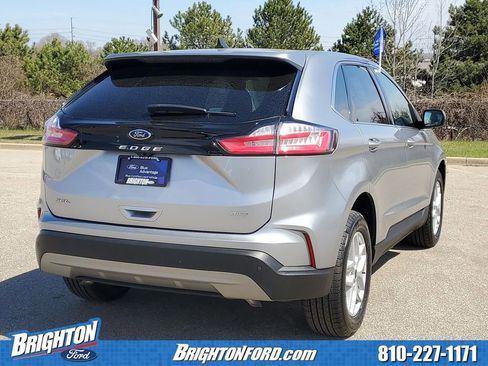 Certified 2023 Ford Edge SEL w/ Convenience Package AWD/4WD image 4