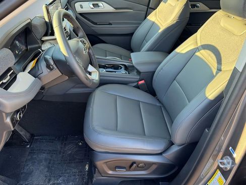 New 2026 Ford Explorer Active w/ Active Comfort Package image 5