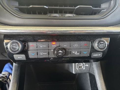 Certified 2023 Jeep Compass Limited image 25