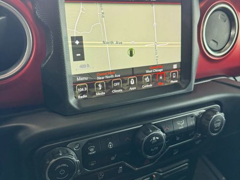 Used 2018 Jeep Wrangler Unlimited Rubicon image 27