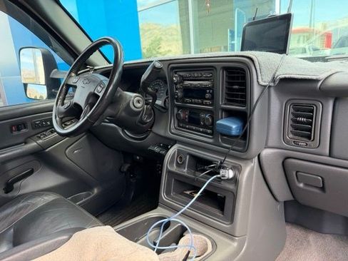 Used 2007 Chevrolet Silverado 2500 LT w/ Heavy-Duty Power Package AWD/4WD image 13