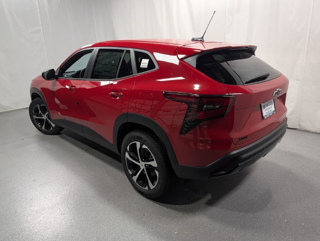 New 2026 Chevrolet Trax RS w/ Sunroof Package FWD image 6