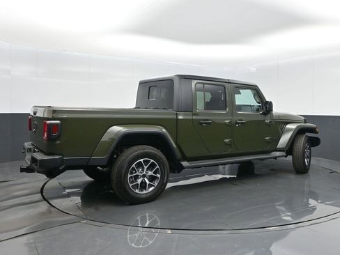 Certified 2024 Jeep Gladiator Sport image 7