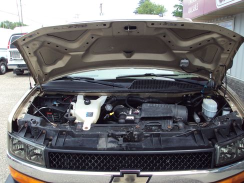 Used 2011 Chevrolet Express 1500 LT w/ LT Preferred Equipment Group image 27