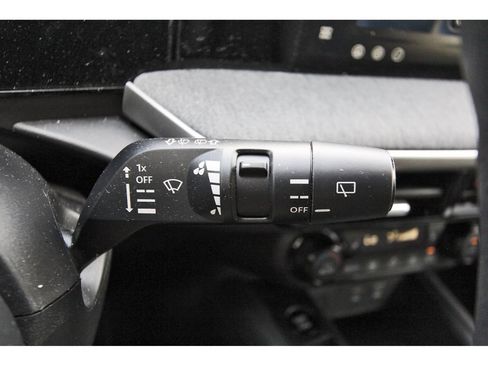 Used 2026 Nissan Kicks SV w/ SV Premium Package FWD image 12