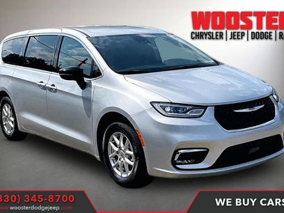 Used 2024 Chrysler Pacifica Touring-L