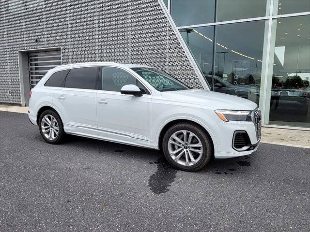 Certified 2025 Audi Q7 3.0T Prestige AWD/4WD image 5