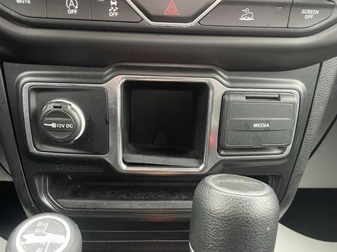 Used 2022 Jeep Gladiator Sport w/ Trailer Tow Package image 32