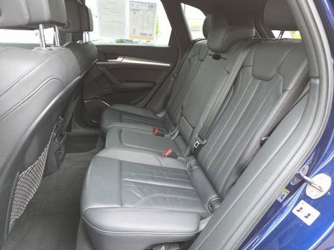 Used 2020 Audi Q5 2.0T Premium w/ Titanium Sport Package AWD/4WD image 14