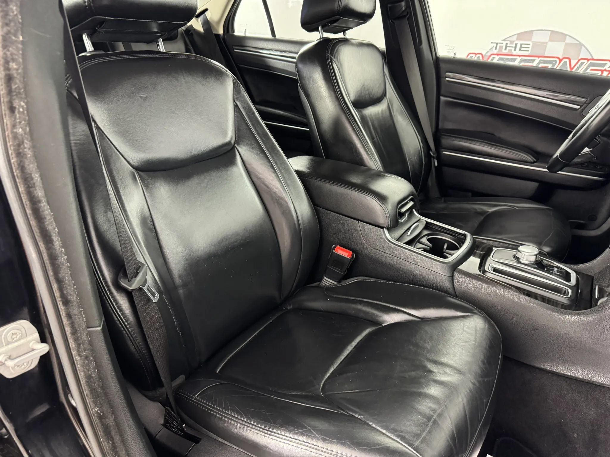 Used 2016 Chrysler 300 Limited AWD/4WD image 33