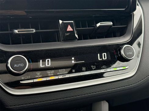 Certified 2023 Toyota Corolla Cross XLE image 17