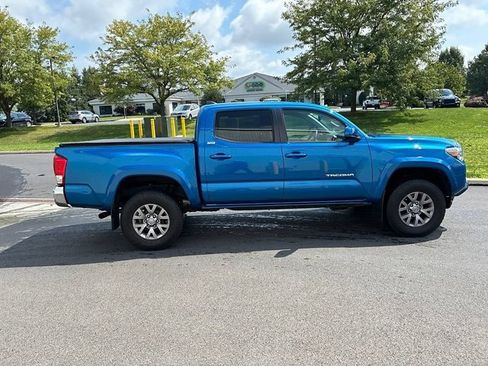 Used 2016 Toyota Tacoma SR5 w/ SR5 Appearance Package (SN) AWD/4WD image 6
