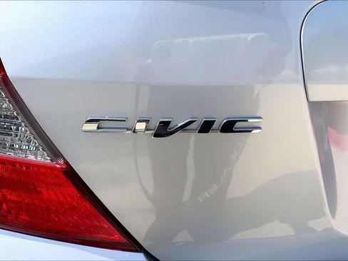 Used 2012 Honda Civic LX image 9
