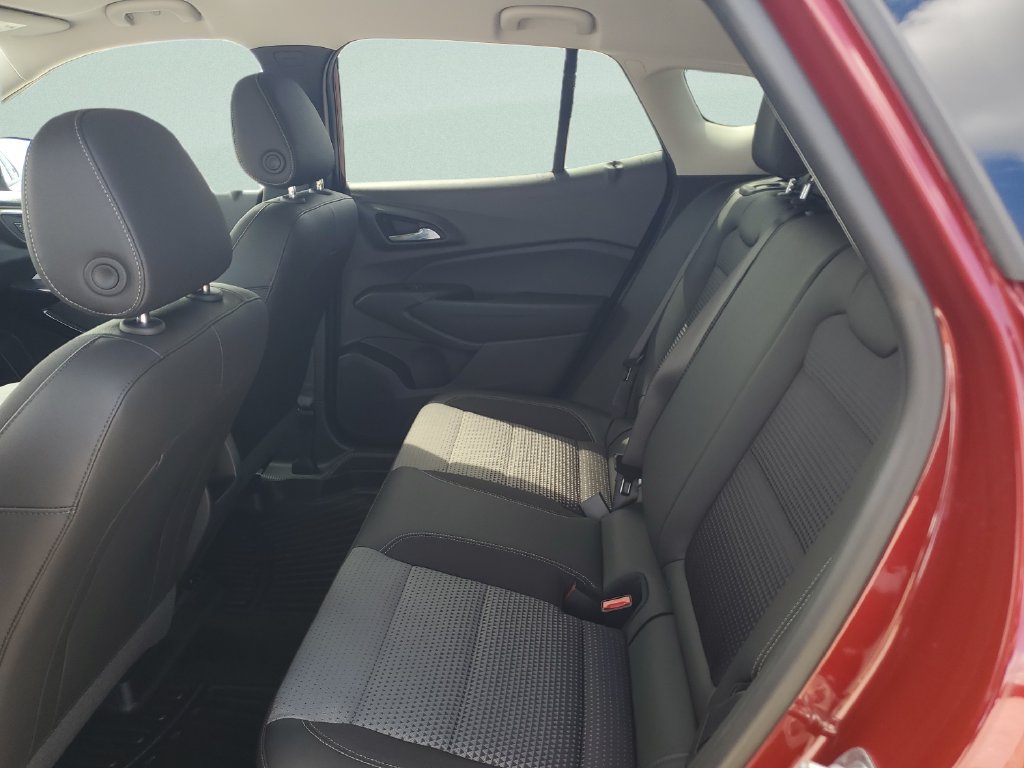 Used 2025 Chevrolet Trax LT w/ Driver Confidence Package FWD image 10