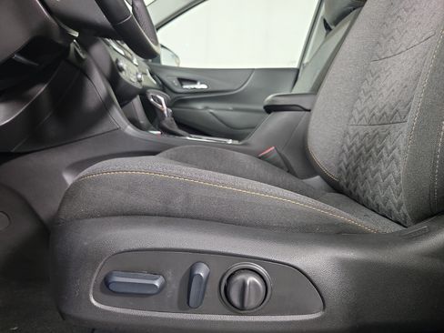 Certified 2024 Chevrolet Equinox LT FWD image 30