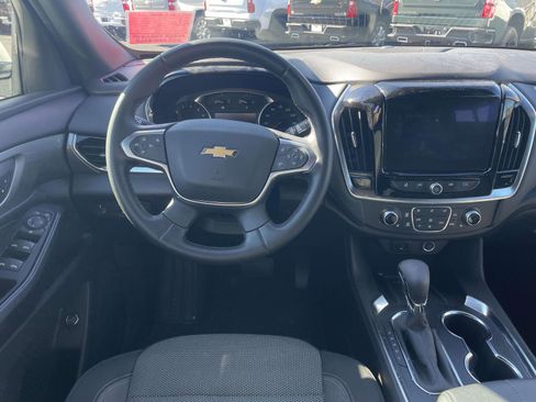 Used 2023 Chevrolet Traverse LT image 11