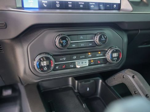 Used 2025 Ford Bronco Badlands w/ Sasquatch Package AWD/4WD image 18