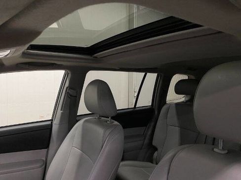 Used 2013 Toyota Highlander SE image 12