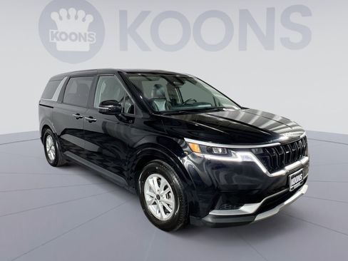 Used 2024 Kia Carnival LX image 10
