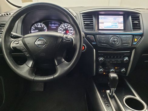 Used 2015 Nissan Pathfinder SV image 22