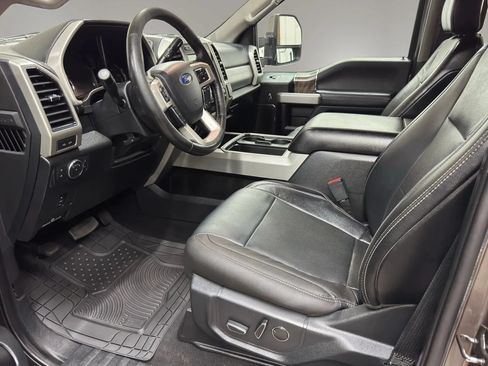 Used 2019 Ford F250 Lariat w/ Lariat Value Package AWD/4WD image 9