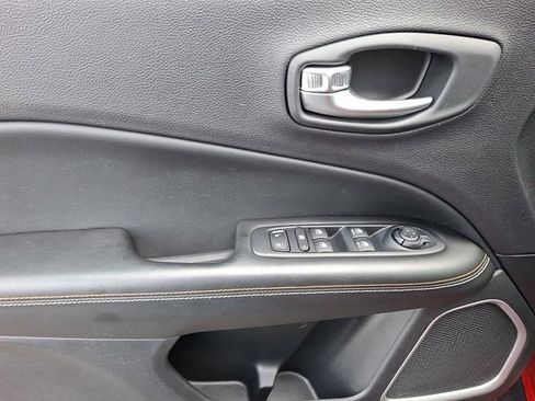 Certified 2021 Jeep Compass Latitude image 14