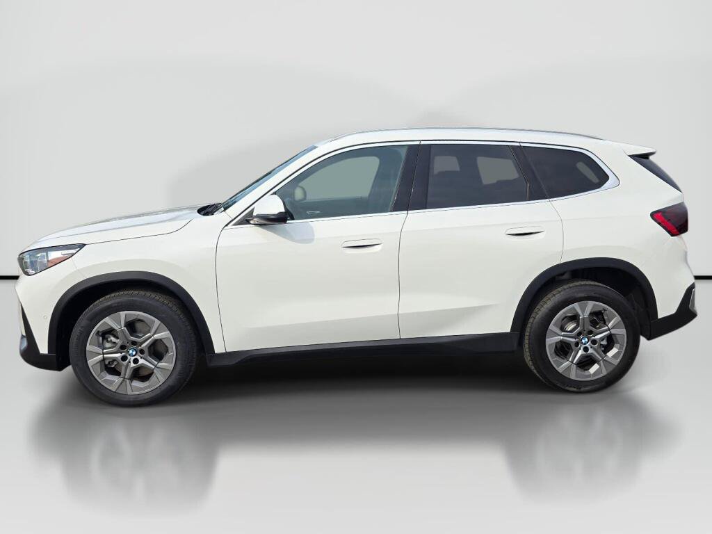 Used 2023 BMW X1 xDrive28i w/ Convenience Package AWD/4WD image 3
