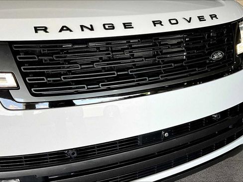 Used 2022 Land Rover Range Rover SE image 55