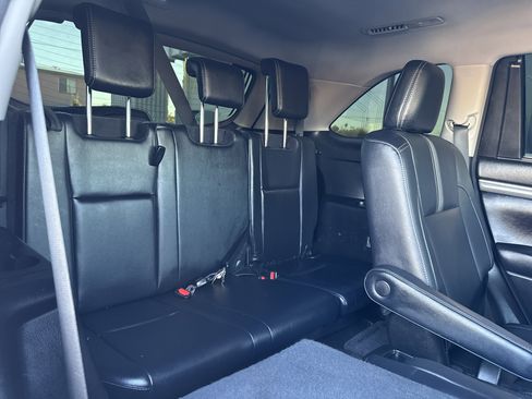 Used 2017 Toyota Highlander SE image 49