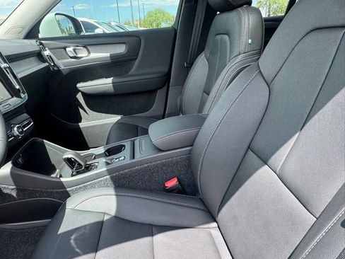 New 2025 Volvo XC40 B5 Core w/ Protection Package image 15