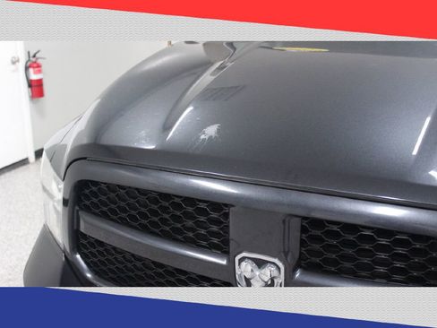 Used 2017 RAM 1500 Express image 29