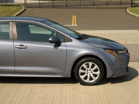 Used 2021 Toyota Corolla LE FWD image 10