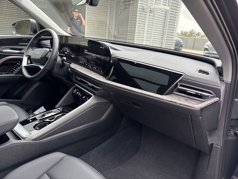 Used 2025 Audi Q5 Premium Plus w/ Premium Plus image 15