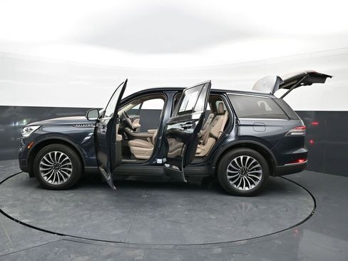 Used 2023 Lincoln Aviator Reserve w/ Equipment Group 201A AWD/4WD image 41