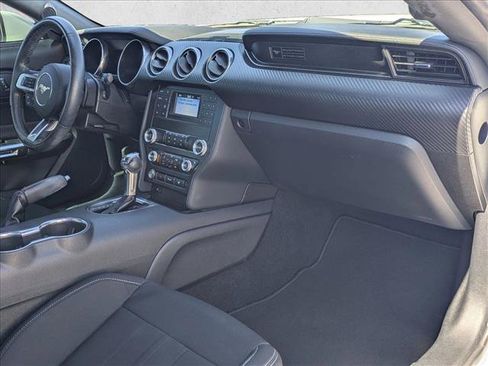Used 2020 Ford Mustang Coupe RWD image 20