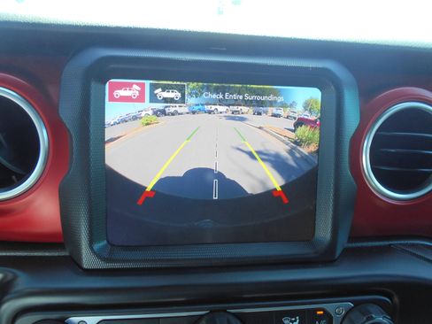 Used 2022 Jeep Wrangler Unlimited Rubicon w/ LED Lighting Group AWD/4WD image 16