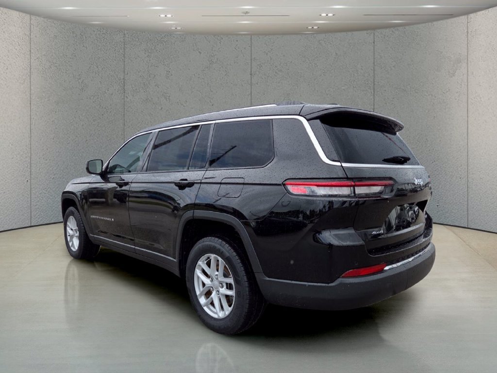 Used 2023 Jeep Grand Cherokee L Laredo AWD/4WD image 8