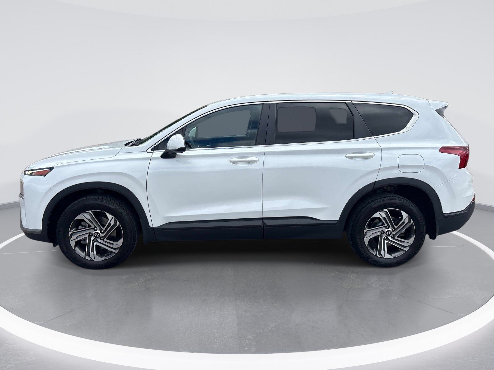 Used 2022 Hyundai Santa Fe SE FWD image 5