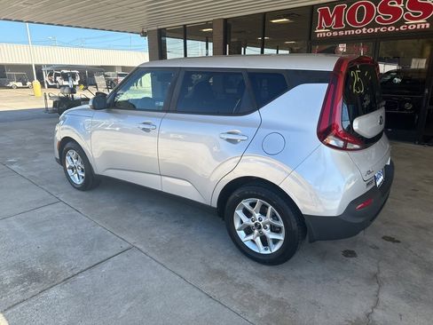 Used 2020 Kia Soul S image 6