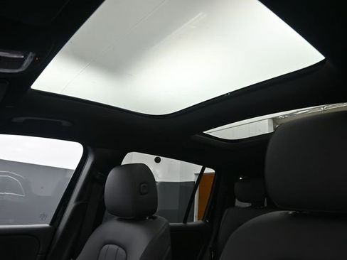 New 2025 Mercedes-Benz GLB 250 image 23